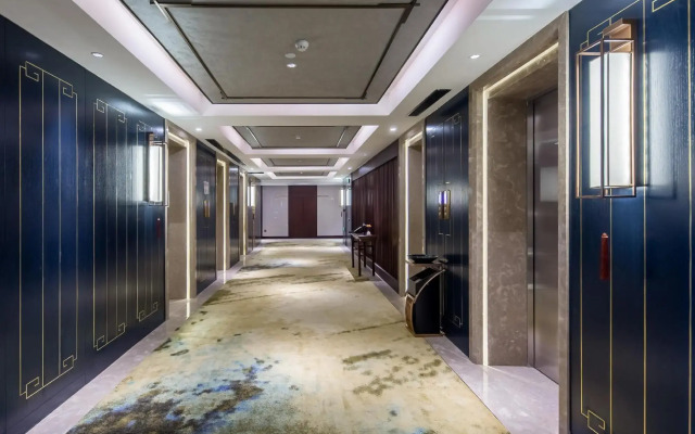 Rezen Dong Hotel (Baoding Passenger Transport Center Yuhua Road Branch)