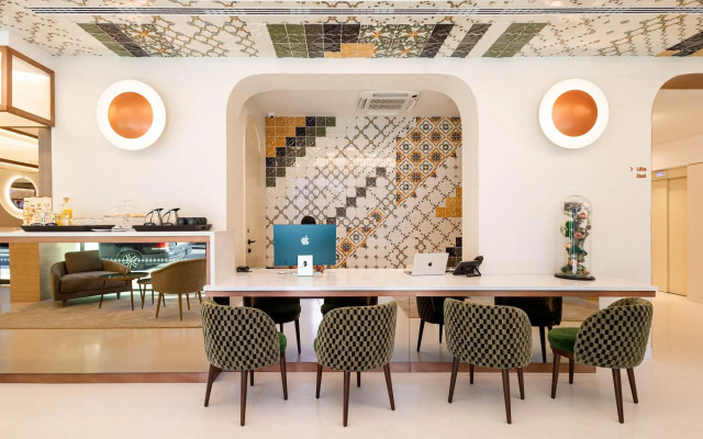 Luster Hotel