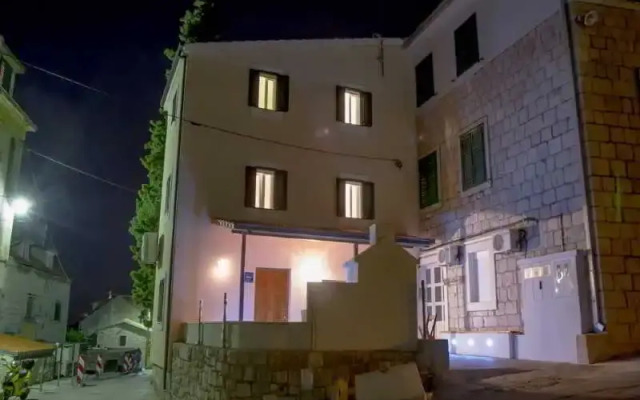 Apartments & Rooms Toni