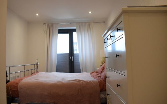 2 Bedroom Apartment With Parking in Camberwell