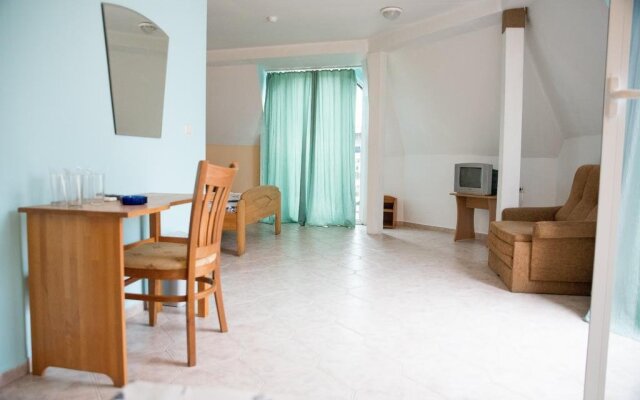 Cristal Hotel