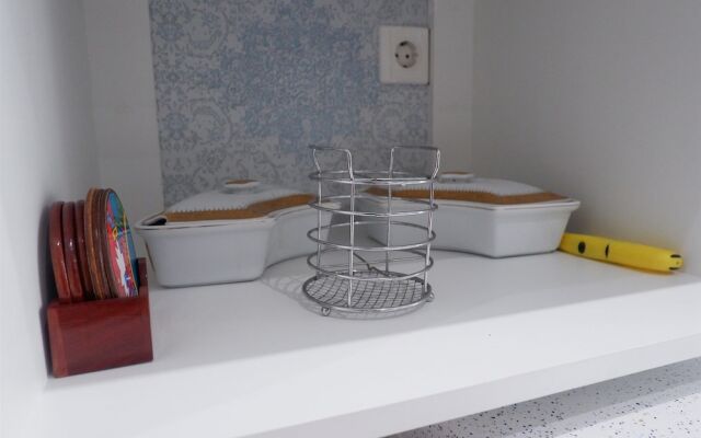 Elegant Hampton's Park Apartment near Pondok Indah Mall
