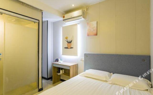 Yibai Liangpin Hotel (Shaoxing Keqiao Wanda Plaza)