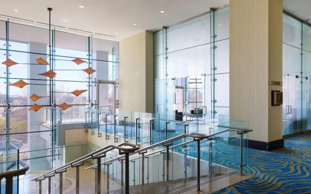 Renaissance Arlington Capital View Hotel