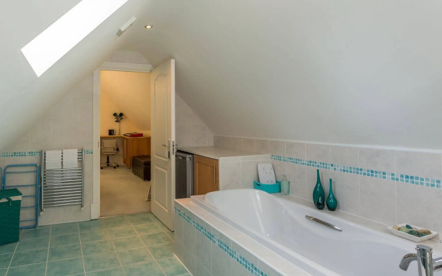 Quay Holidays - Canford Cliffs