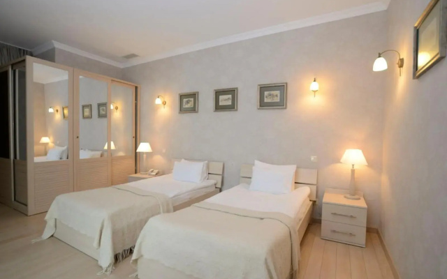 Ambassadori Kachreti Hotel & Golf Resort