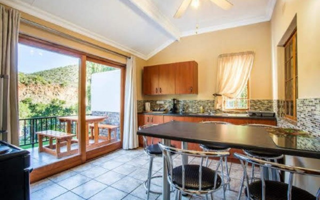 Old Mill Lodge, Working Ostrich Farm & Restaurant, Oudtshoorn