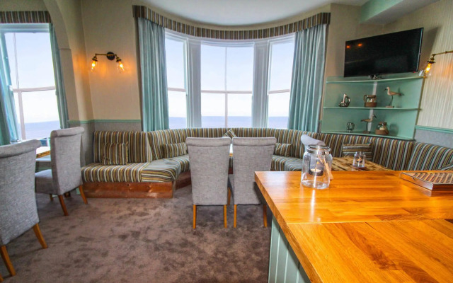 Clarence Gardens Hotel