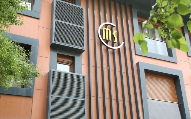 Maidos Hotel & Suites