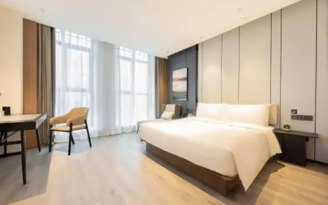 Atour Hotel Zhengzhou East Station Longzi Lake