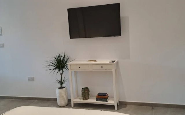 E1 Suites - Hosted by Sweetstay