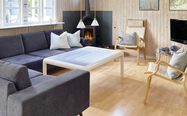 6 Person Holiday Home in Grenaa-by Traum