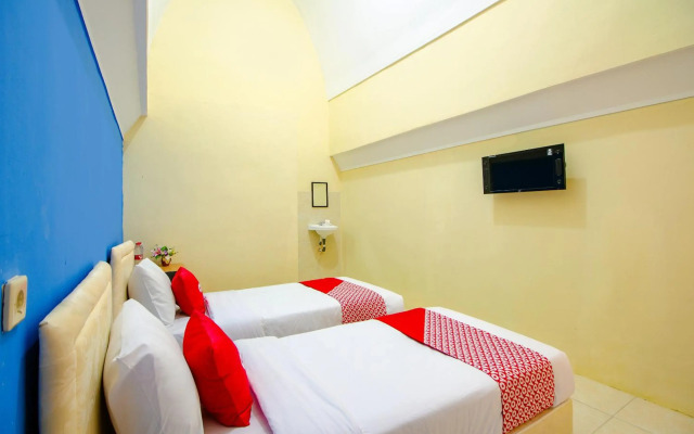 OYO Life 1643 Grand Monica