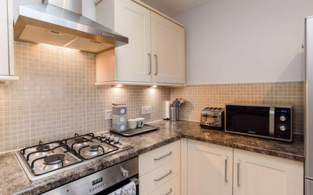 3 84a Albany Road