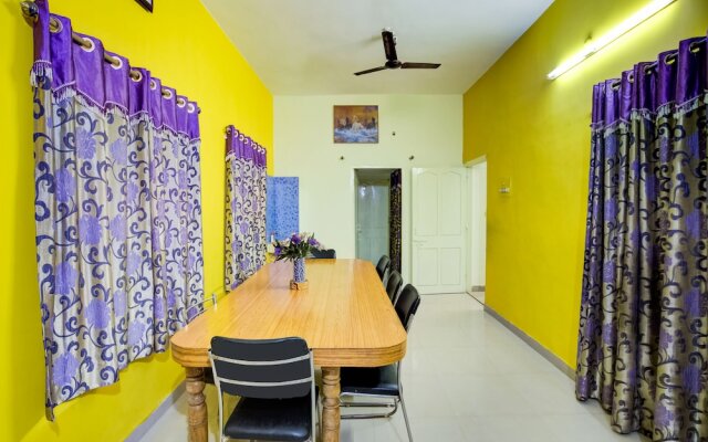 OYO 47078 Executives Palace