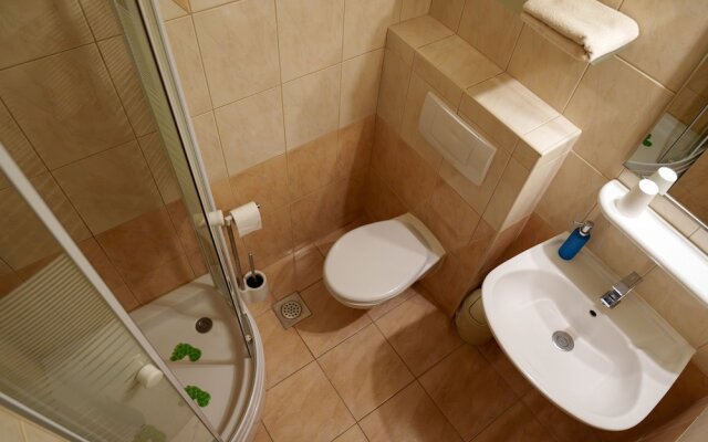 Studio for 2 People - Split Region