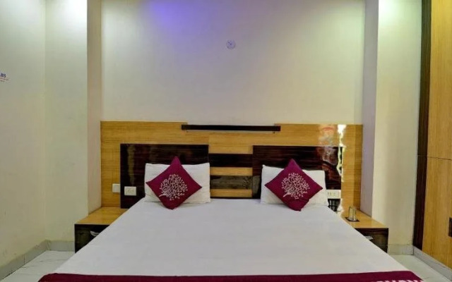Goel Residency