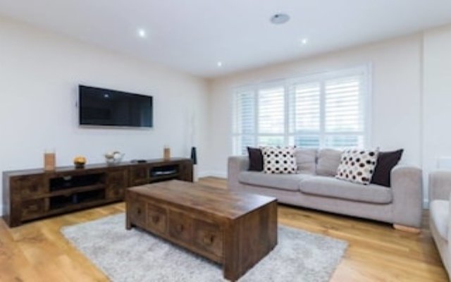 Superb 2 Bedroom Apartment in London