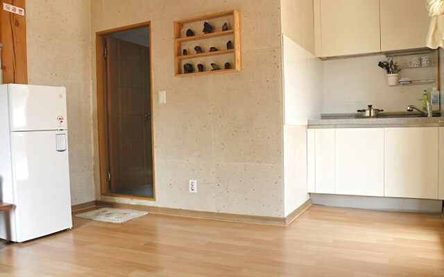 Danyang Hanok Happiness Pension