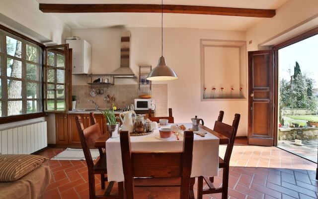 Fattoria Pagnana suites and pool