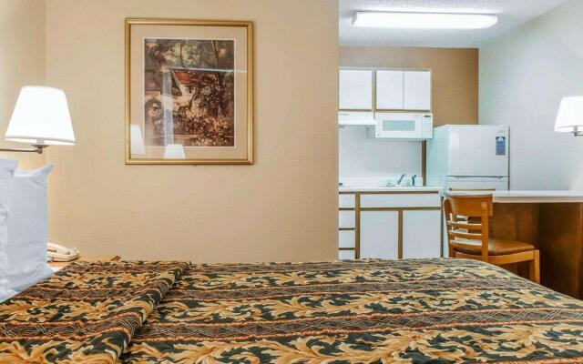 Suburban Studios Albuquerque Uptown