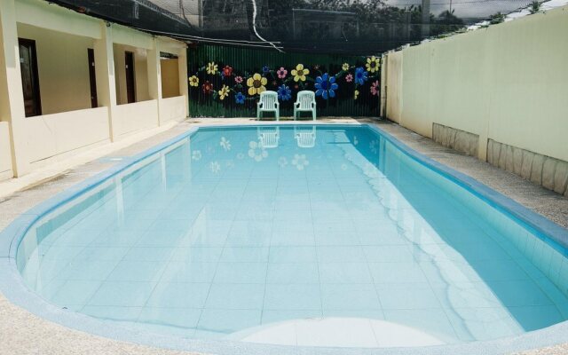 Whites and Greens Beach Resort