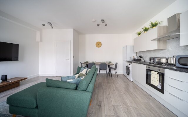 Charming 3-bed Apartment in South end on sea