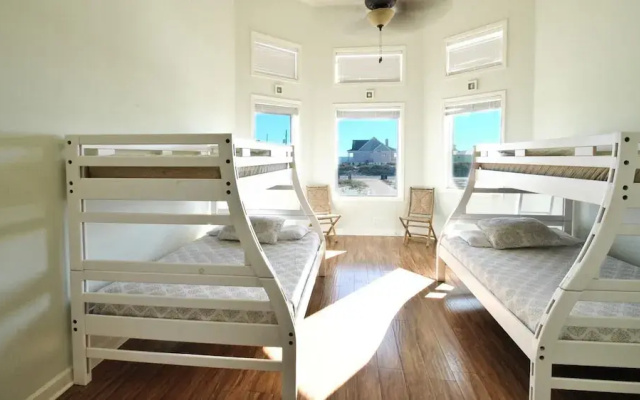 Tidal Wave - 2636 Bienville