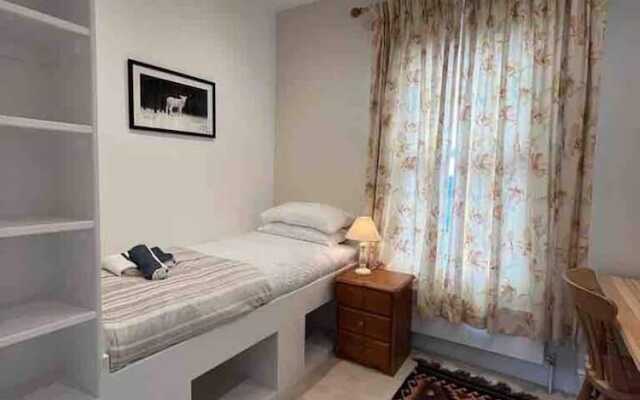 Stunning 4-bed Apartment in Cambridge