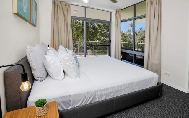 City Centre Apartment with Mountain View