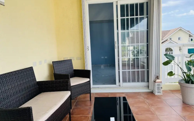 Luxury Apartments and Rooms The Lagoons