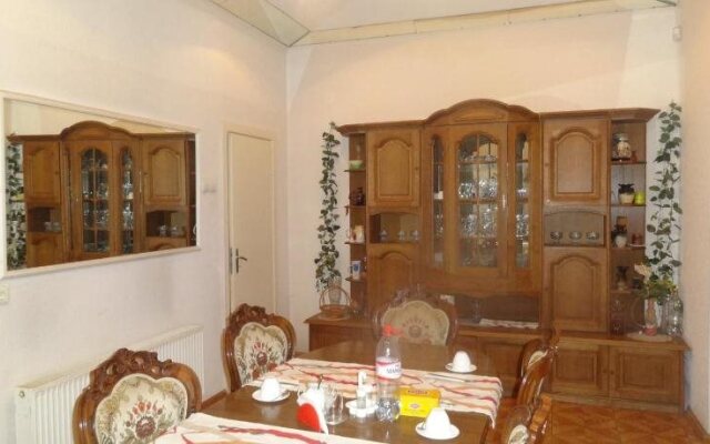 Hotel Rebir