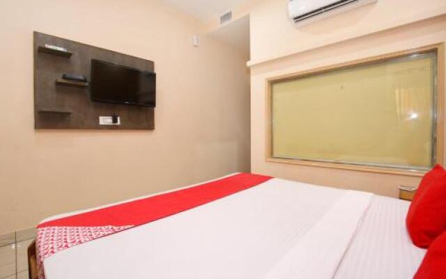 OYO 22238 Hotel Baaz