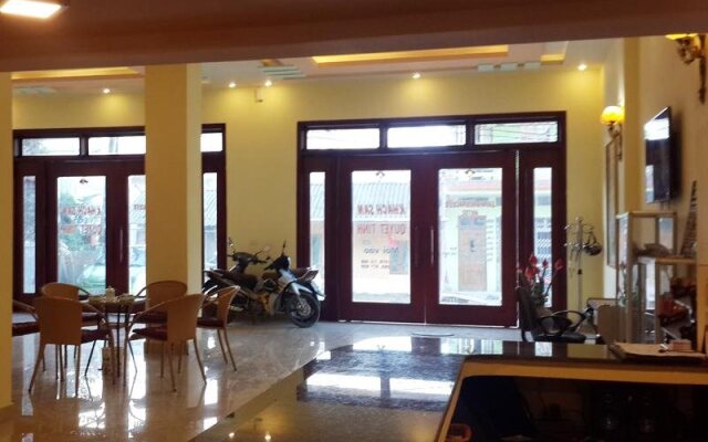Quyet Tinh Hotel