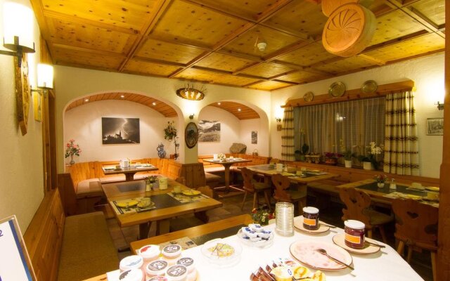 Hotel Garni Alpenrose (Grusaida)