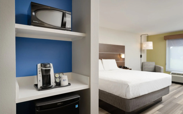 Holiday Inn Express Hotel & Suites Tullahoma by IHG