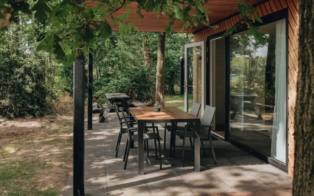 Spacious Villa in Forest Park