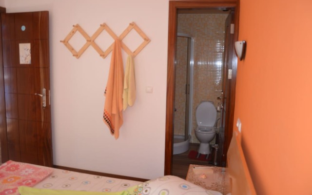 Chez Hujo