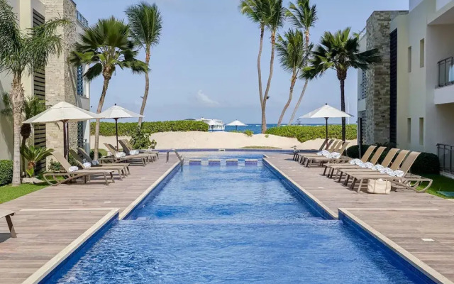 Beach Condo w Amazing View A-103 Costa Atlantica