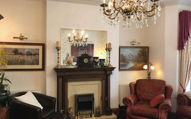Pelham Lodge
