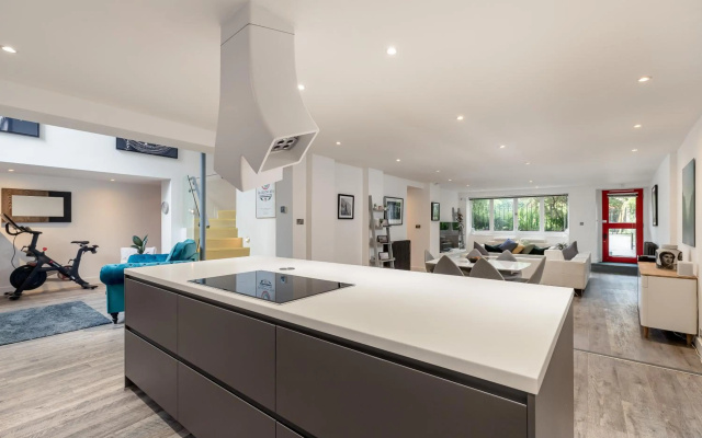 Luxury Architect Designed Apt 13 Mins to Royal mile