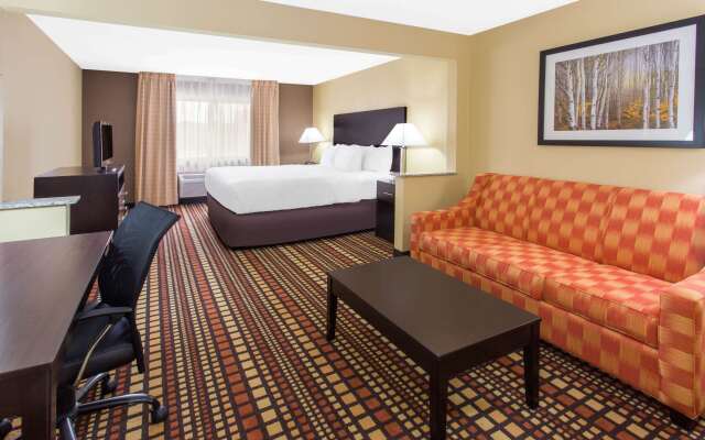 Days Inn & Suites by Wyndham Davenport East