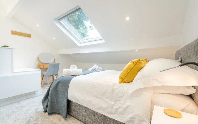 The Botanical Flat 1