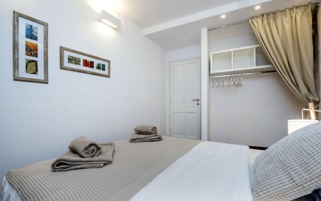 Luna Rooms and Studios