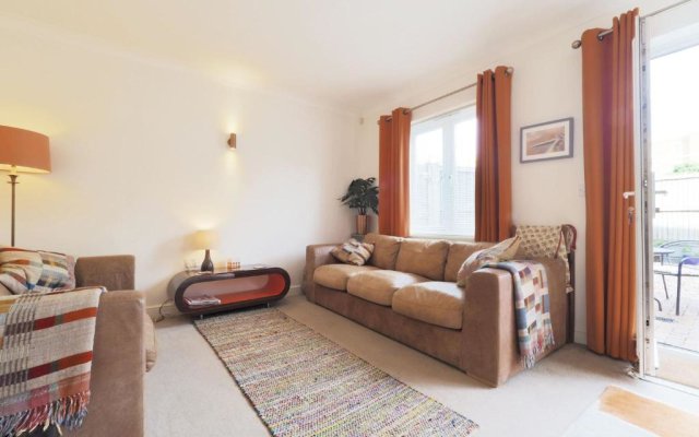 Sweyn House - Spacious 4 bedroom family home by the seaside