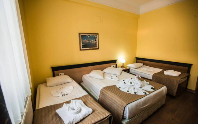 Tassaray Hotel