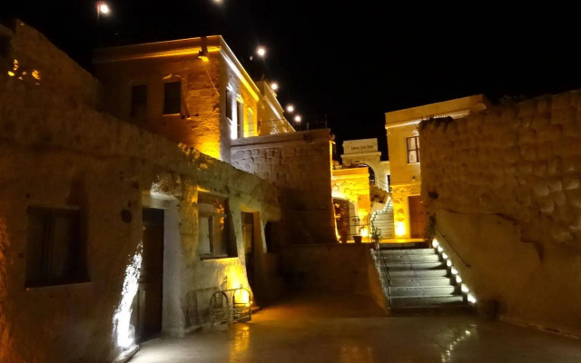 Emit Cave Hotel