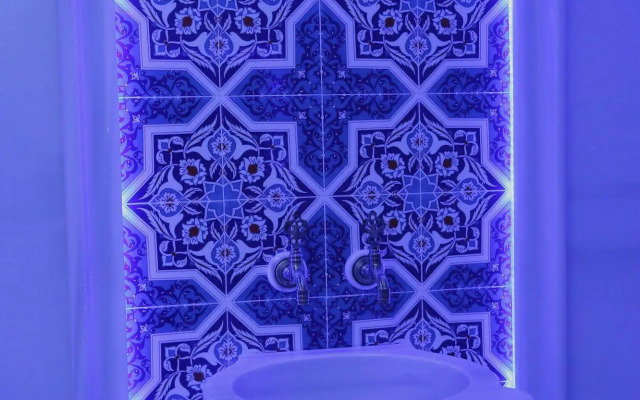 Art Nouveau Pera