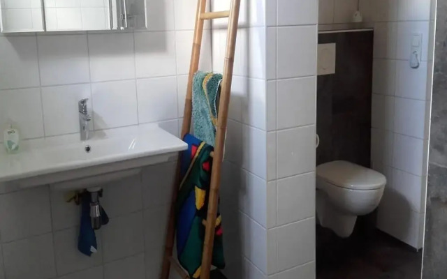 Nice Bungalow With a Sunny Garden