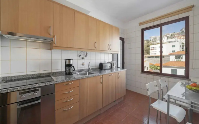 Bright Apartment With Pool, Garajau IV